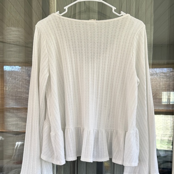 Altar’d State hi low V-Neck Ruffle Top - Picture 6 of 7